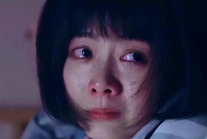 后再看谭松韵现状她的选择叫人泪目！凯发k8国际厅登录母亲意外离世五年(图4)