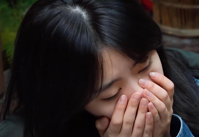 后再看谭松韵现状她的选择叫人泪目！凯发k8国际厅登录母亲意外离世五年(图17)