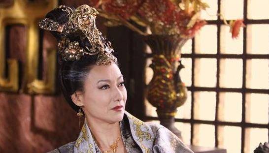 坛传奇她用一生书写不服输的人生凯发K8首页登录从街头乞儿到影(图4)