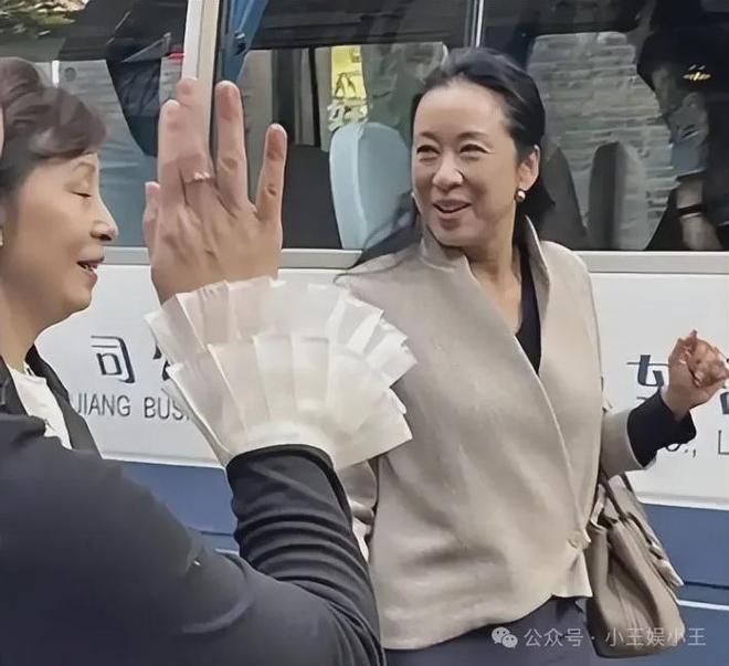 玲此生最骄傲的事情不是两次嫁入豪门凯发k8国际娱乐首选万万没想到朱玲(图4)