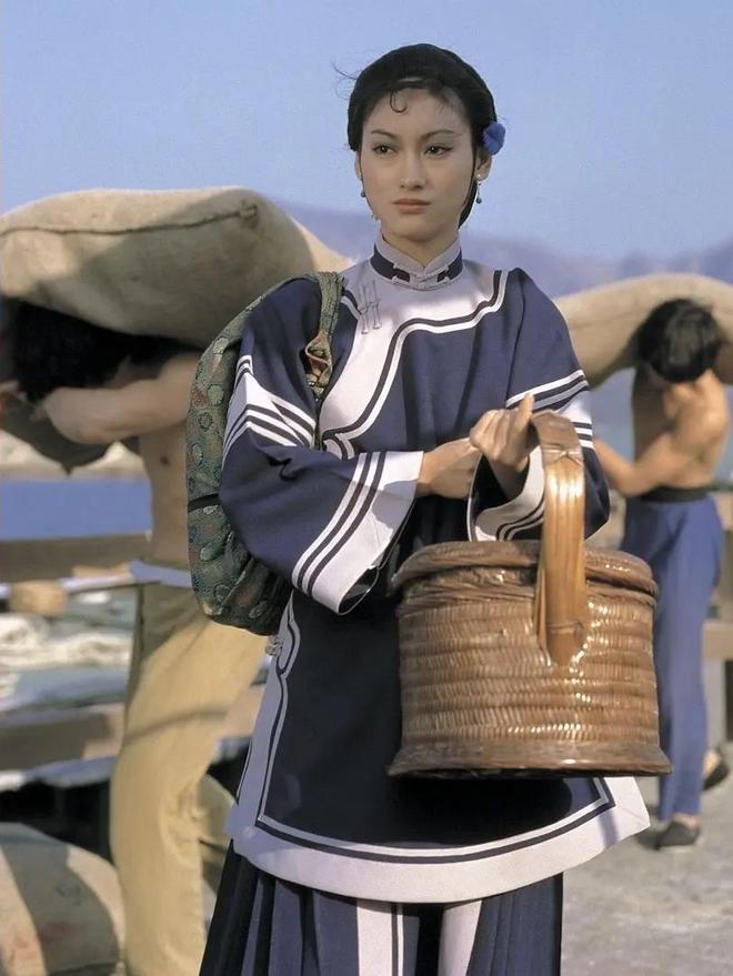 “当打之年”不拼位置就给别人了k8凯发网站惠英红：65岁正是(图9)