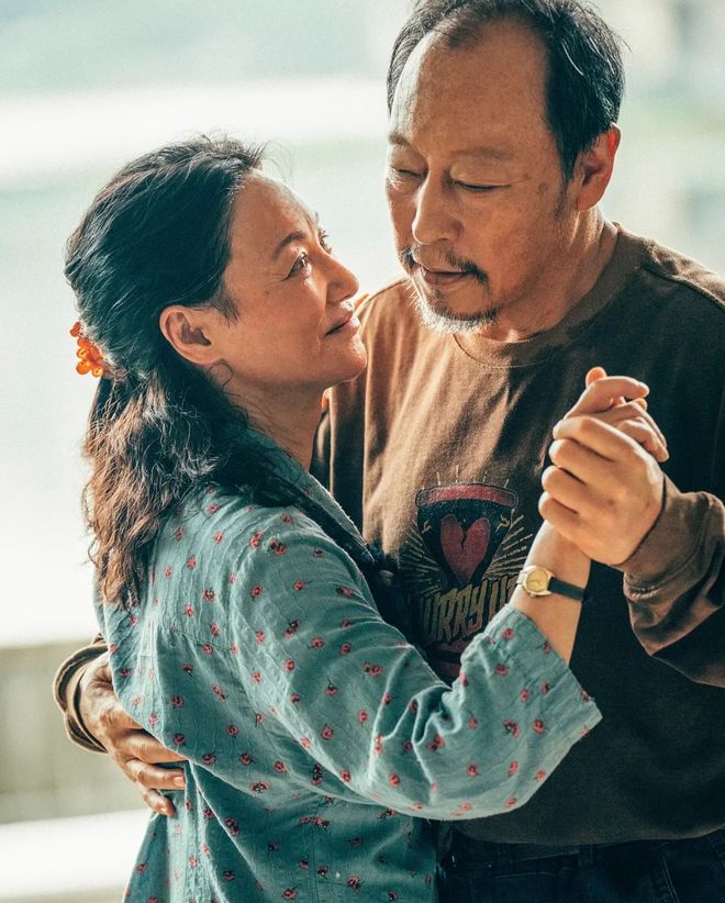 “当打之年”不拼位置就给别人了k8凯发网站惠英红：65岁正是(图15)