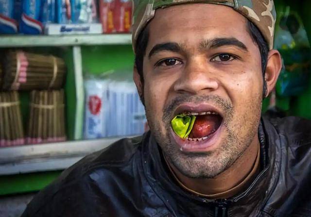 割脸、割舌、丧命！让1亿人上瘾的致癌小零食为什么不禁卖？(图4)