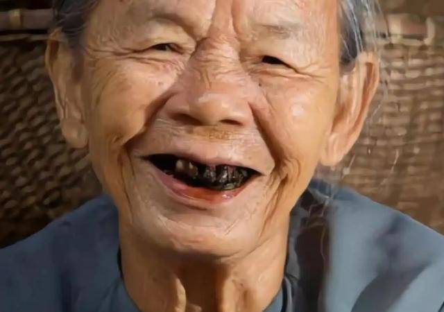 割脸、割舌、丧命！让1亿人上瘾的致癌小零食为什么不禁卖？(图9)